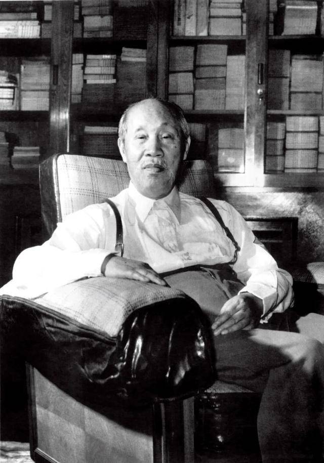 他曾任国家副主席，却总以“跑龙套”自喻 