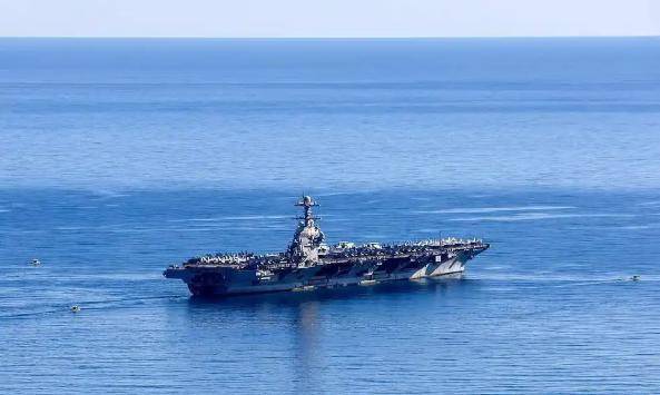 美“福特”号航母频发意外：洗衣房着火30多个小时才扑灭，600余人没床睡，650个厕所堵了九成