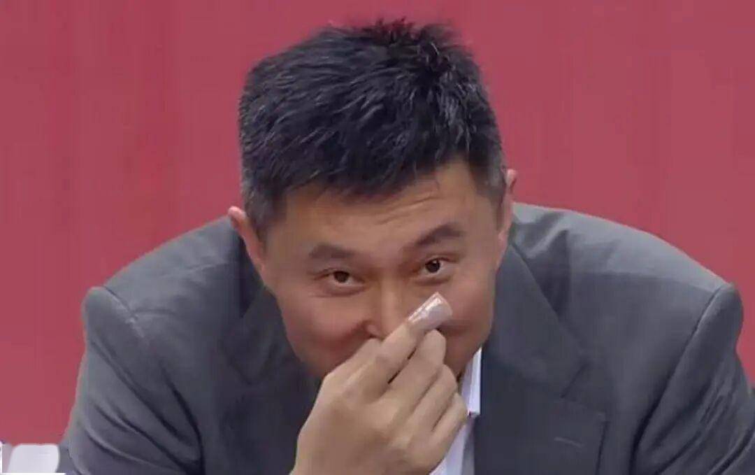 广东队一晚三消息！遭CBA通报处罚！杜锋窃喜稳住帅位！上座率创新低