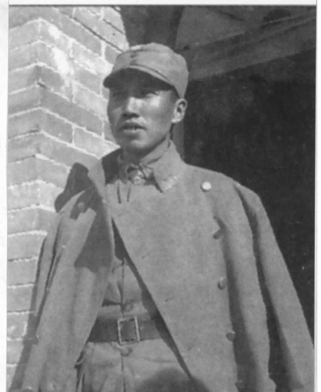 左权殉国后25岁遗孀惊人内幕:被秘书迎娶建国后丈夫涉山西权争_陈守中_刘志兰_工作