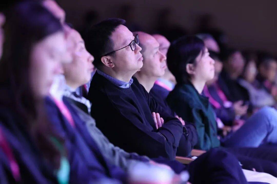 阿里抡起金箍棒，打的不止龙虾