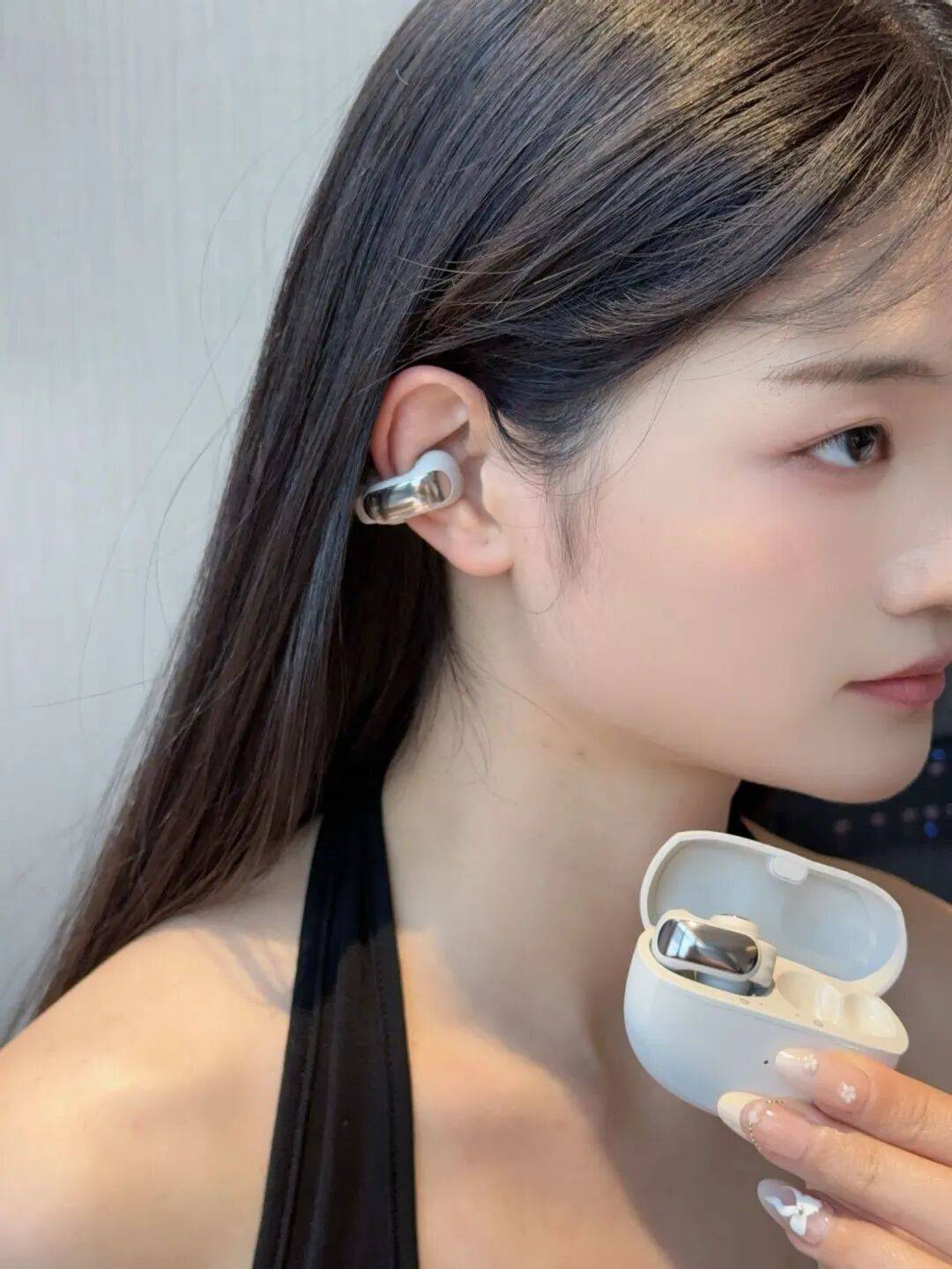 正确耳机戴法
