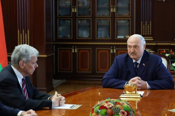 美特使：美国考虑邀请卢卡申科访问白宫或海湖庄园，推动“外交解冻”