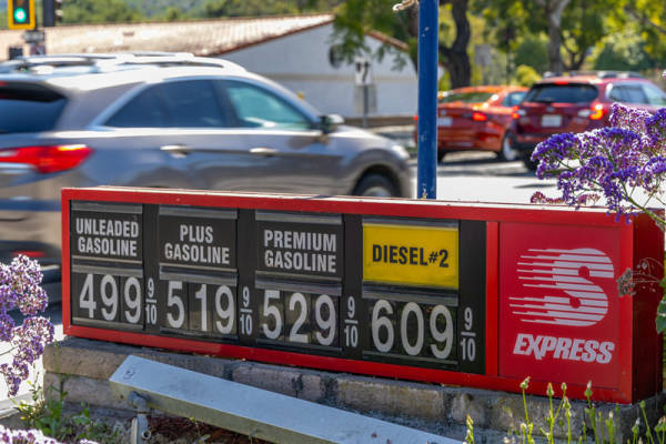 “特朗普已失去对伊朗战争的控制，他慌了”