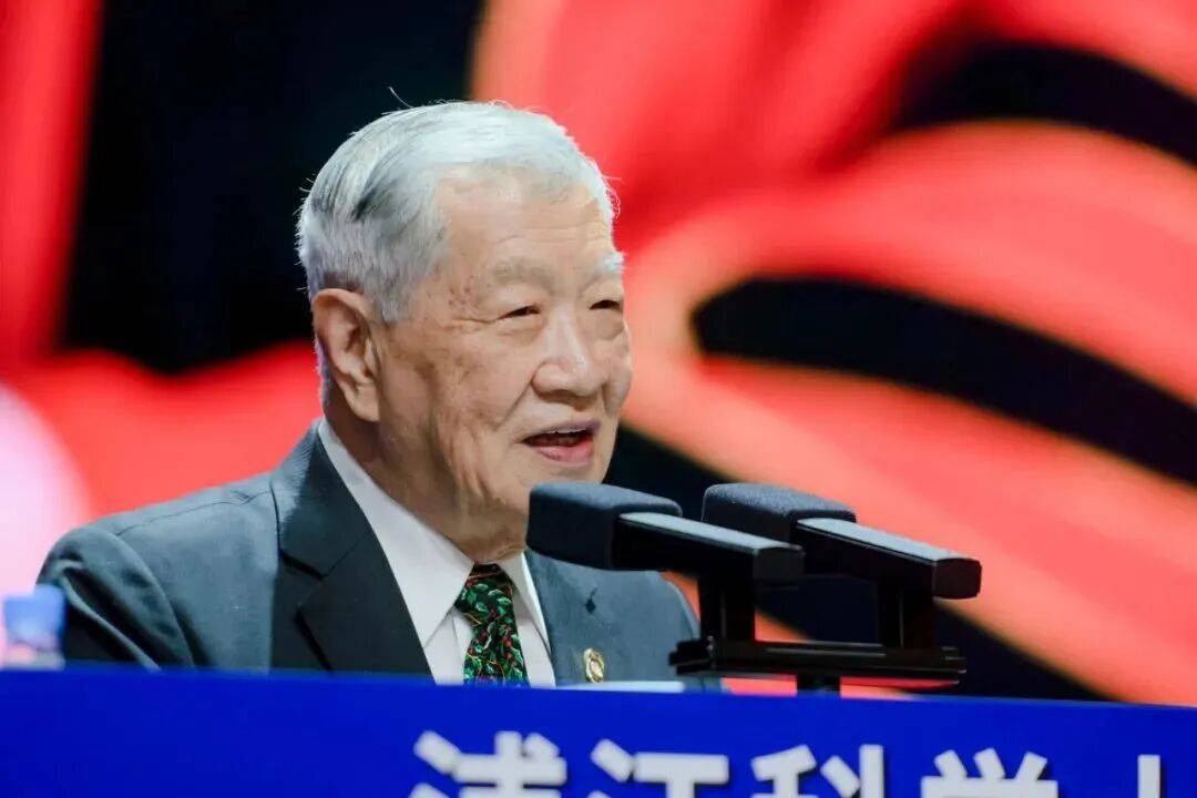 “华人神探”李昌钰去世，享年87岁，曾参与侦办“水门事件”“辛普森杀妻案”，中国留学生追忆：半年前他曾站着演讲1个半小时，状态不错
