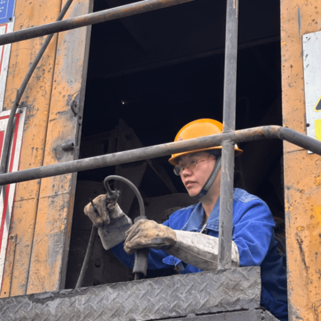 �ӿ�ɽ�߳���Ůʫ�ˣ���ǹϨ��ʫ������������ͷ��