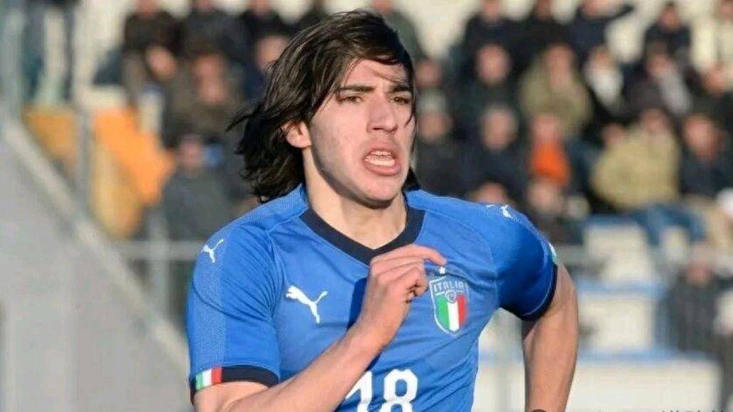 7000万天价！太现实！托纳利加盟曼联真能成吗？