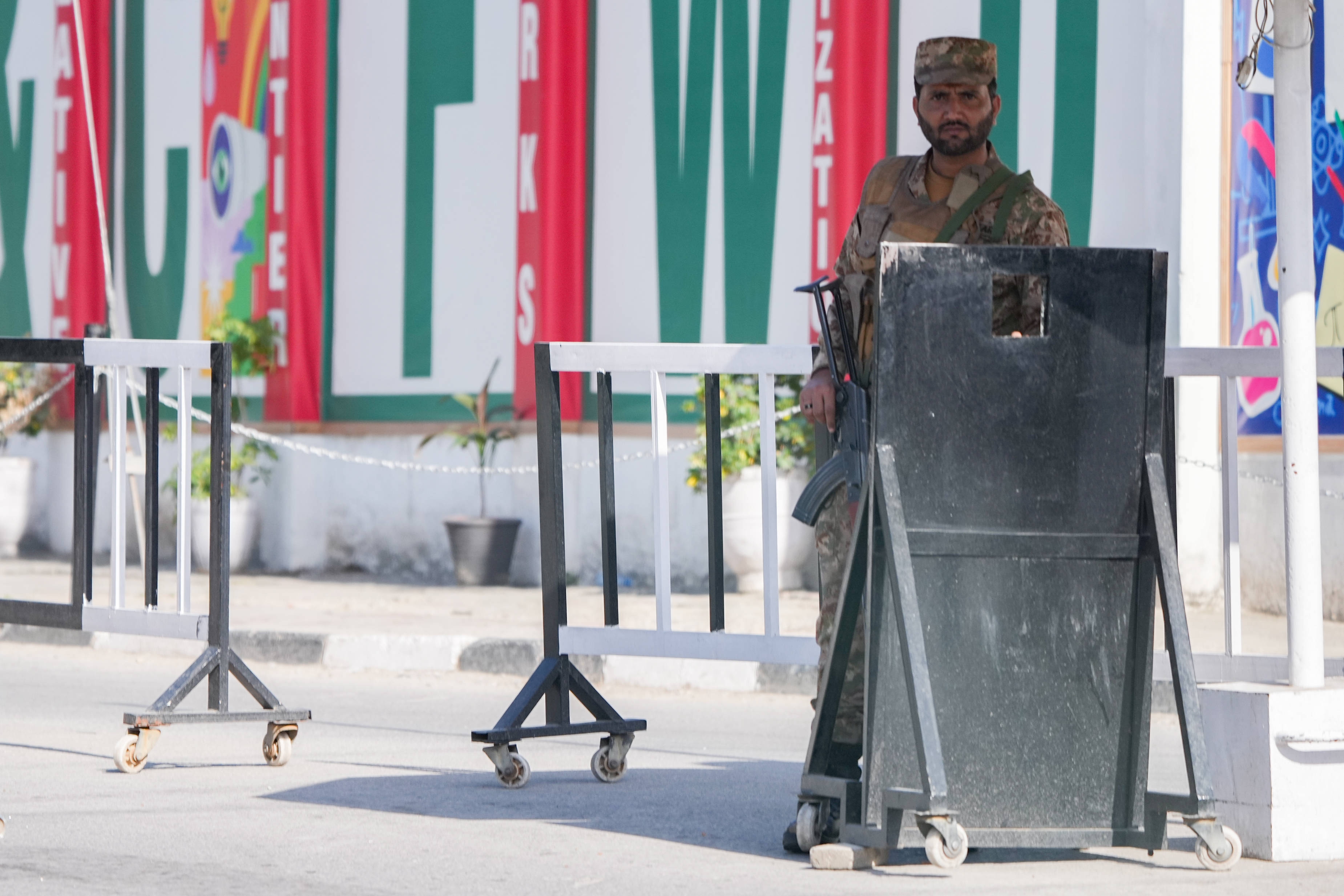 美伊新一轮谈判前景不明：伊朗拒绝参加 两国海军交锋 -华闻时空