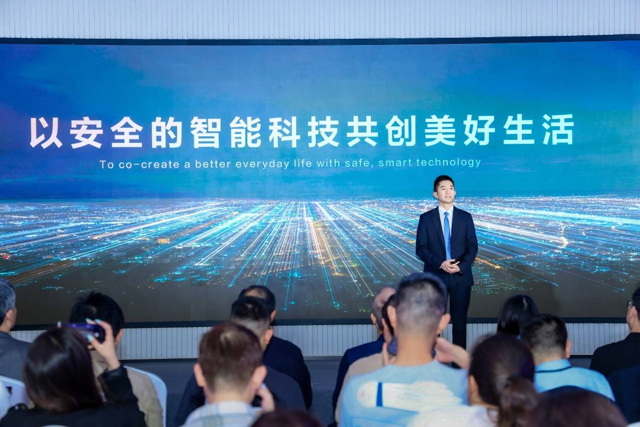 直击萤石2026新品发布会：多款AI硬件亮相 推动智能技术落地生活