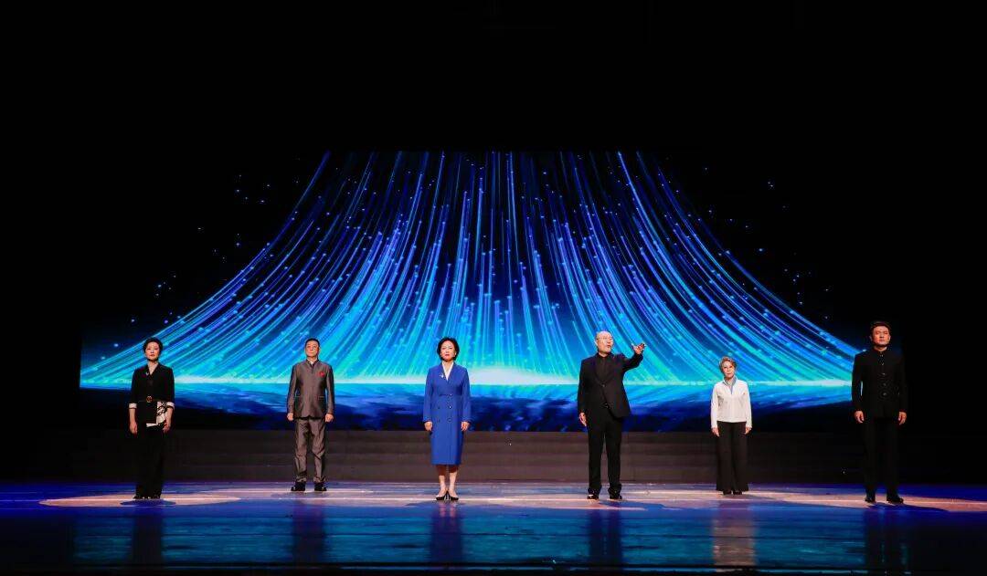 大型情景音乐诗剧《脊梁》全区巡演走进通辽 以文艺之光铸时代脊梁_科技中心_演出_精神