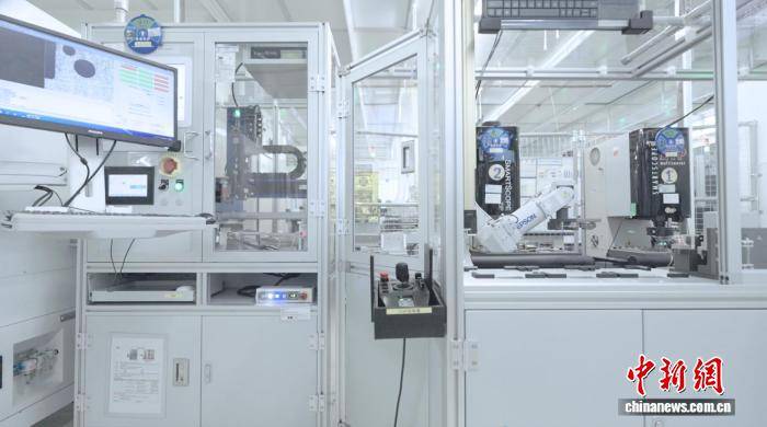 “AI+智造”高效协同 CT探测器“黑灯”示范产线在京启动