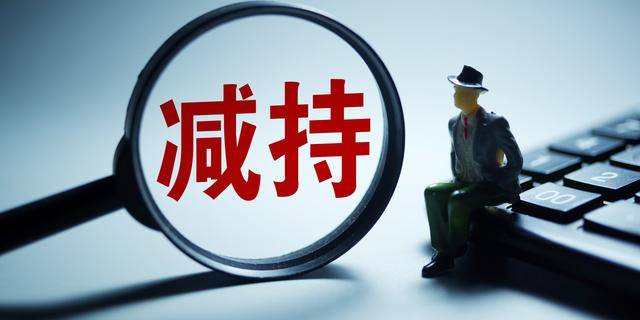 中国走得太及时！8500亿美债无人接盘，美国借新还旧玩砸了！