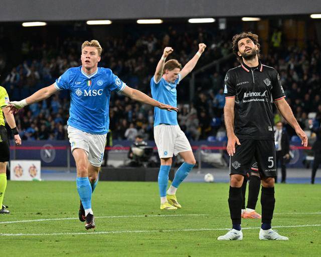 意甲｜那不勒斯胜克雷莫内塞