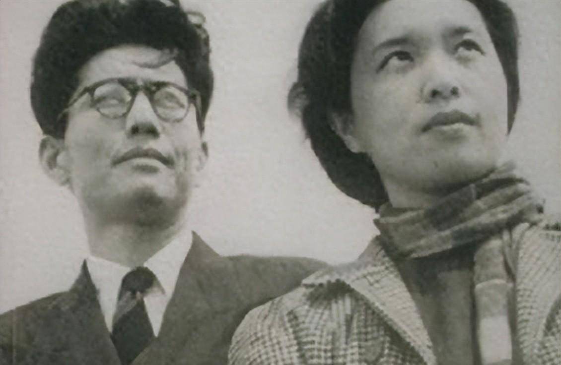 乔冠华的女儿乔松都,有一天回到家里时,发现全部钥匙都被人换掉了,她气得不行,干脆就赌气再也不愿回去那个家了_龚澎_谈判_重庆