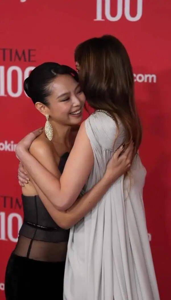 她到底怎么了？顶级女团成员外貌变化，引发海外网友争论！ 插图