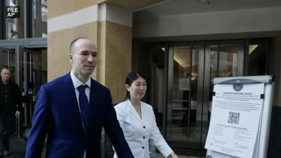 马斯克破大防了：私信求和遭拒，怒喷奥特曼Brockman「全美最恶人」