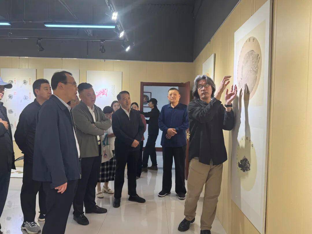 鱼悦纸间 墨润非遗——曹东晓鱼拓艺术展亮相东平