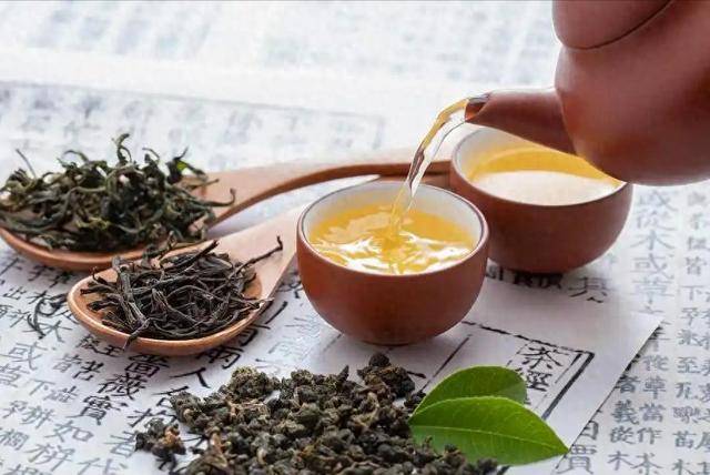 原创            患胃炎还每天喝茶？医生告诫：若不想胃部癌变，这5事要尽量避免
