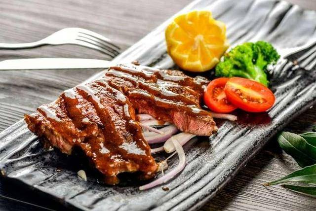 原创            301医院教授：少吃点肉吧！人到中老年应该吃什么肉？建议了解下