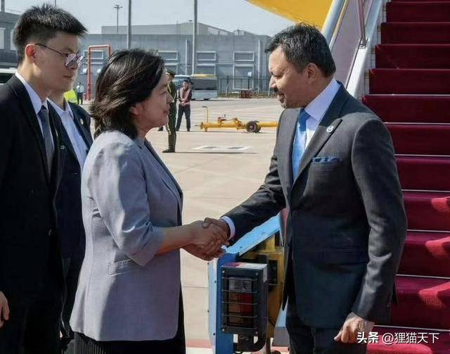 文莱王储来访,他父亲快80岁了,文莱有油气资源人均富有_国家_比拉_输出国