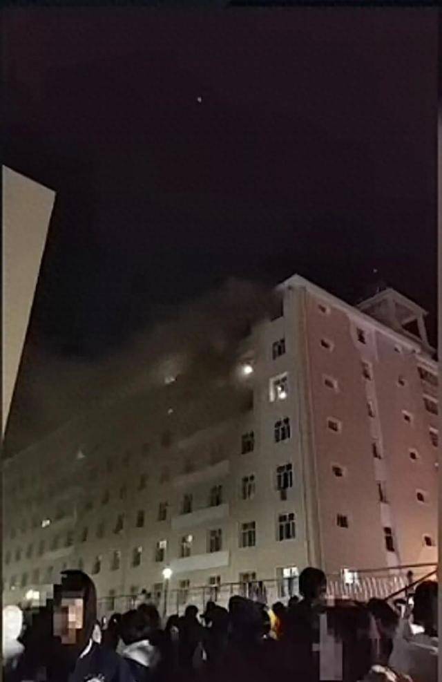 黑龙江工业学院宿舍起火致学生中毒失声 校方三
