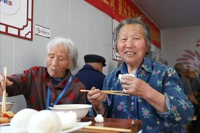 原创            研究发现：若晚餐经常吃太晚，不超半年，胰腺或迎来5个改变