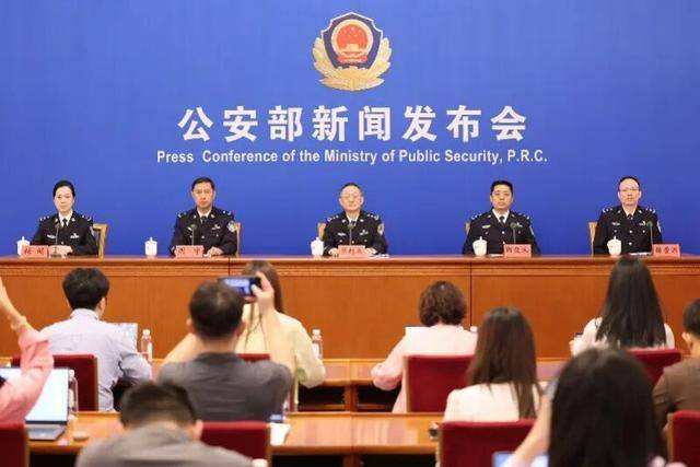 广东一犯罪团伙190余人被抓_李某_非法_余名