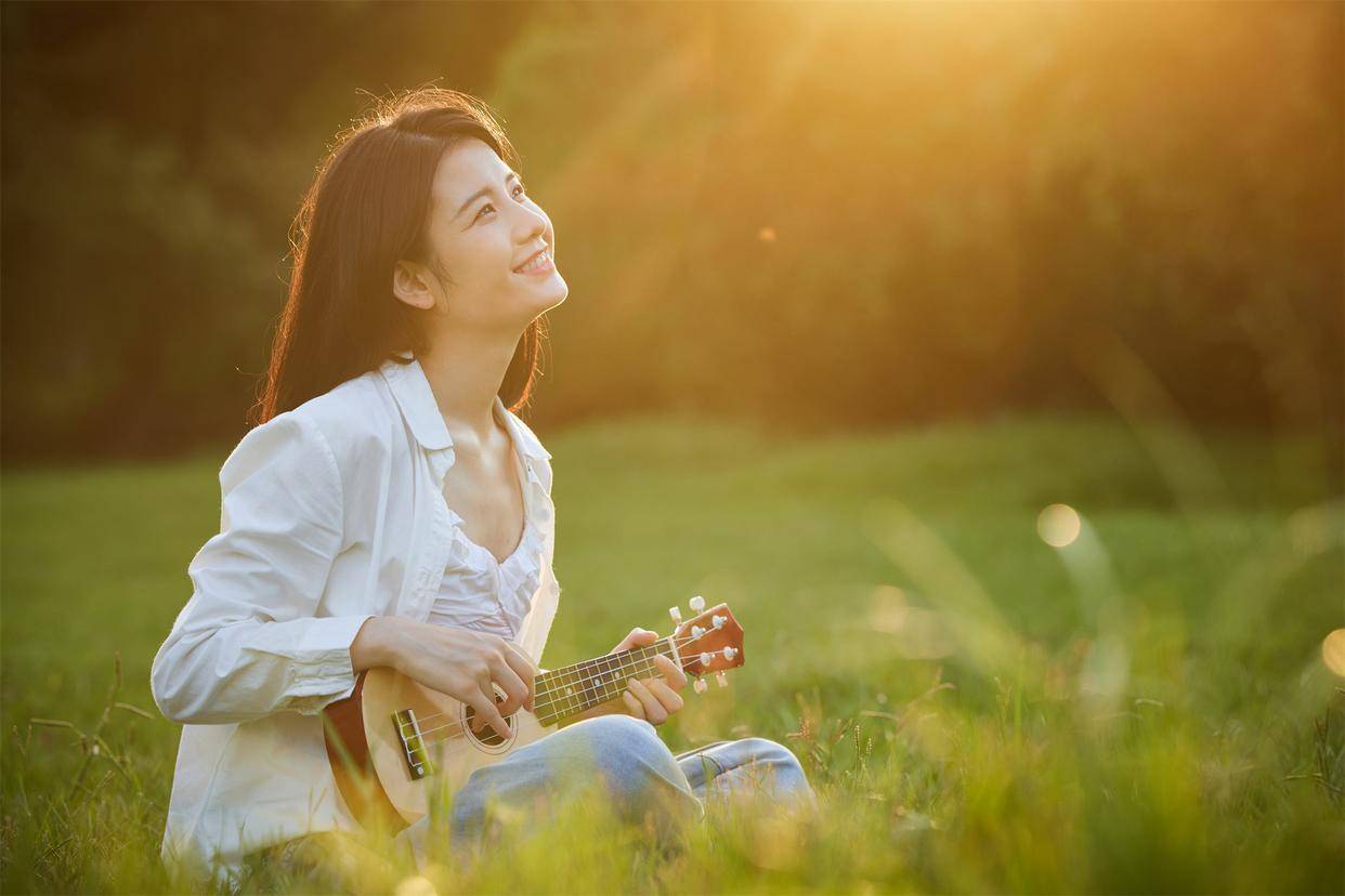原创            已婚男人看上的那种婚外女人，几乎都不主动不纠缠，就这一个特点特别明显