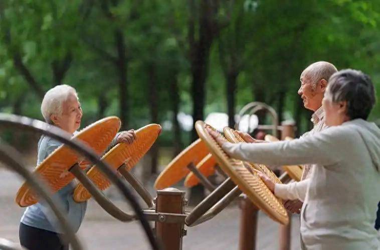 原创            年纪越大越要少锻炼？医生建议：年过六旬，尽量避免5个减寿行为