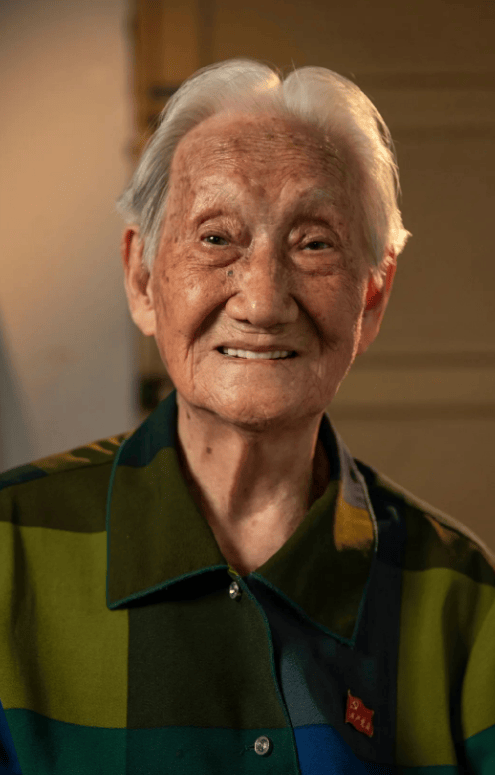 “治淮一等功臣”李秀英去世_毛泽东_淮河_钢笔