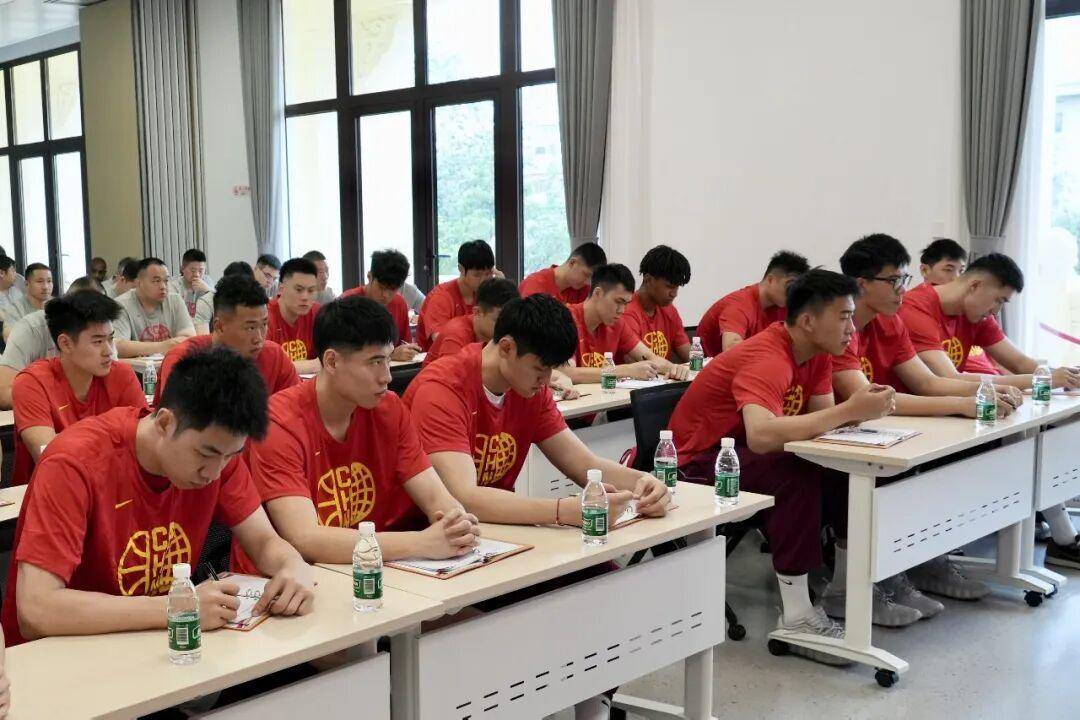 赵继伟任中国男篮队长