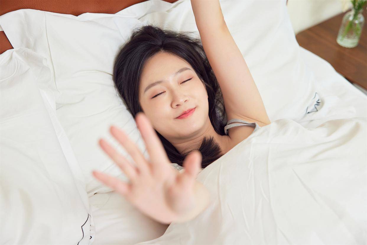 智能变焦为噱头进口资质难查证 几块钱“万能老