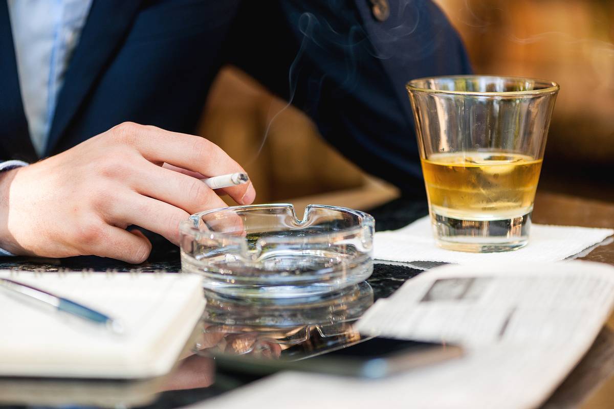 原创            癌症患者一根烟都不能抽？医生直言：过一次瘾，4个后果承受不起