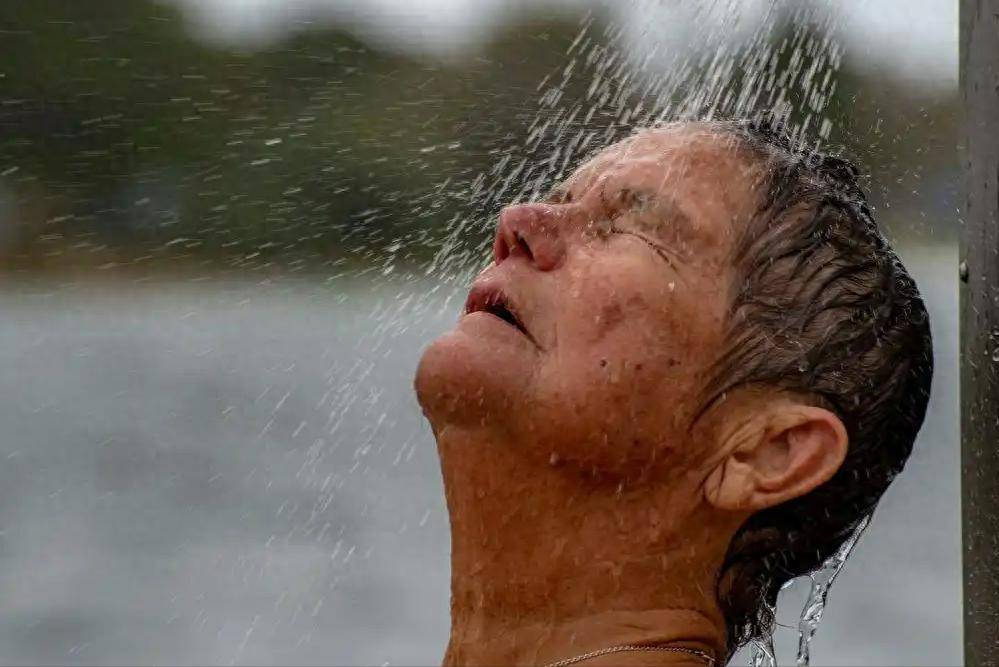 原创            天气炎热，医生提醒癌症患者，宁可臭着，也别在5种情况下洗澡