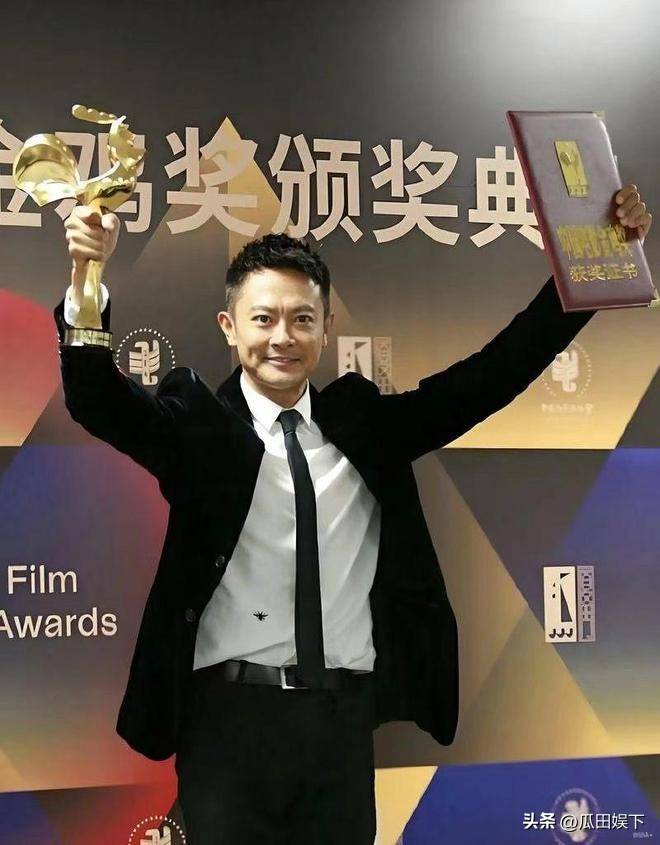 善恶终有报！“插刀教”背刺印小天14年如今的下场真是大快人心