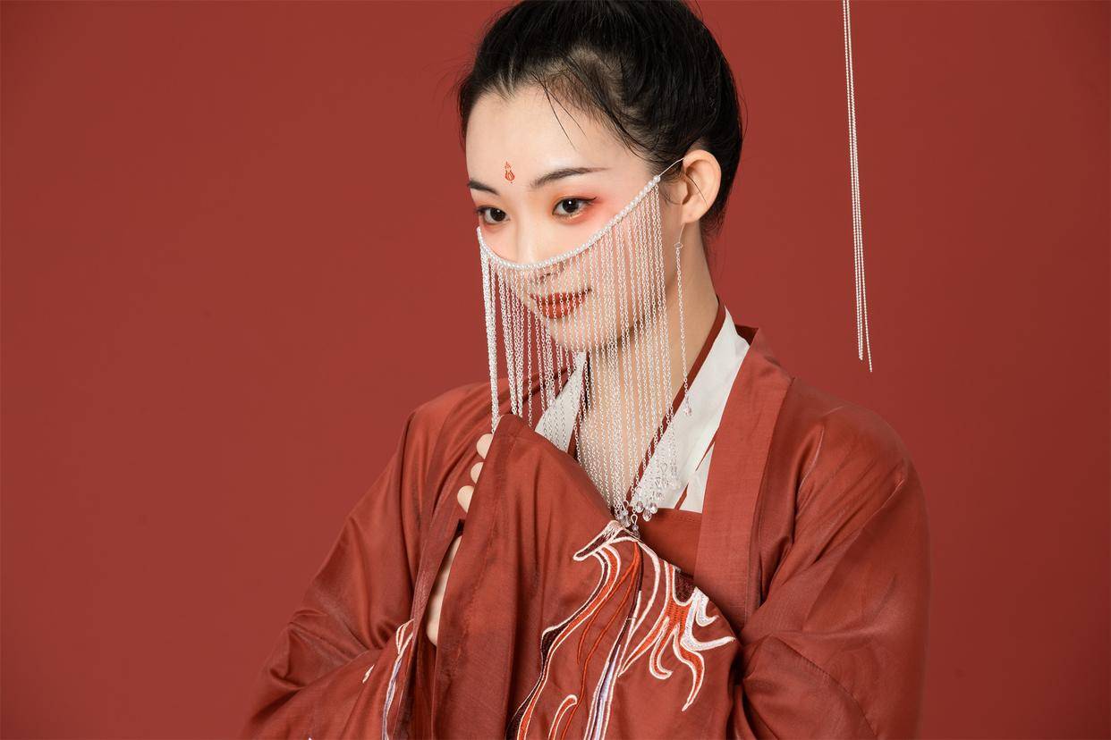 隆鼻歪了、丰唇失败 朗姿旗下晶肤医美正批