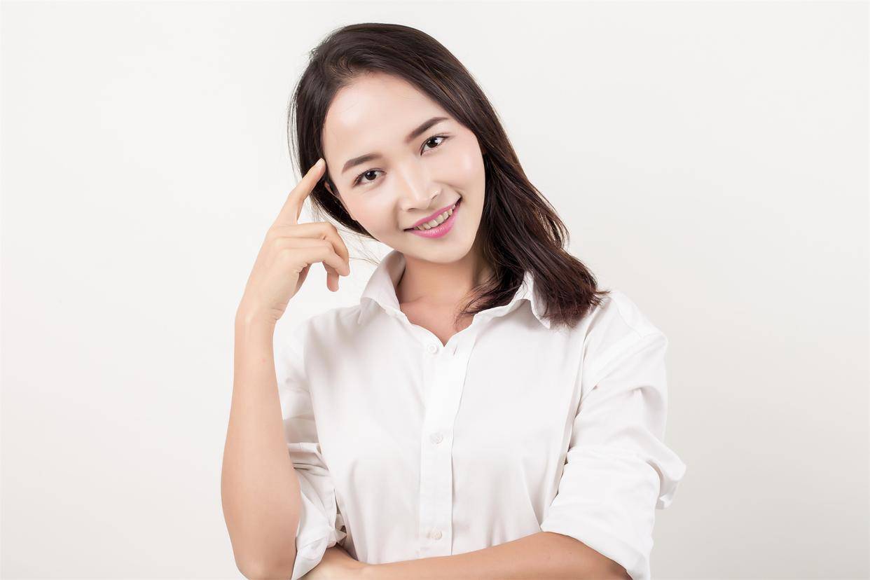 原创            一个结了婚的女人要是给你这三种感觉，说明她对你动心了，别靠过去