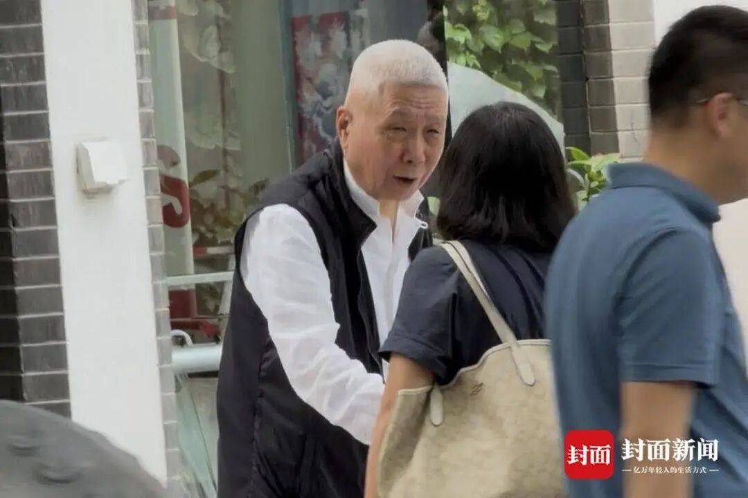 马未都回应“海口失窃26年佛像疑现身观复博物馆”：2005年底斥巨资购买，卖家保证来路合法；多处细节有差异，正在等鉴定结果