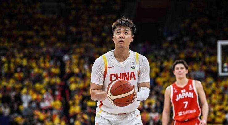 男篮世预赛收官或将迎来阵容大调整，周琦与胡明轩有望重返国家队：郭士强还会带高诗岩吗？