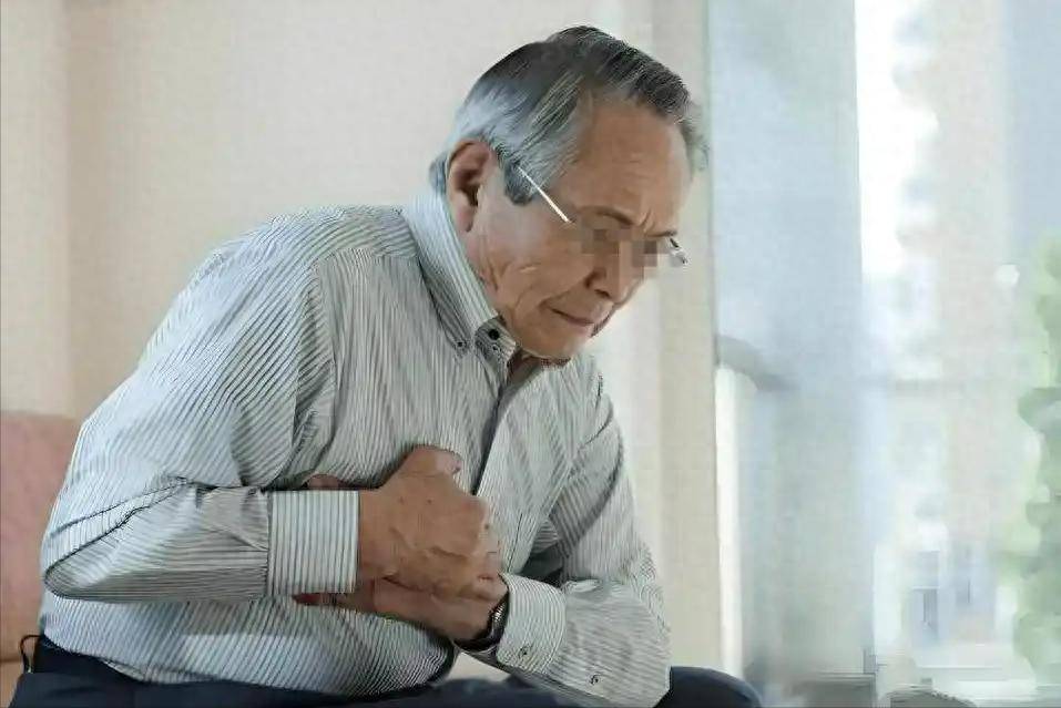 原创            “胆固醇”大户被揪出？猪肉落榜，不想血脂升高，少吃这4种食物