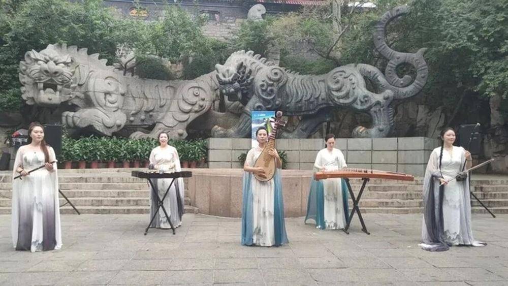 泉畔艺术快闪秀、诗词擂台赛……本周末泉水节特色活动精彩继续