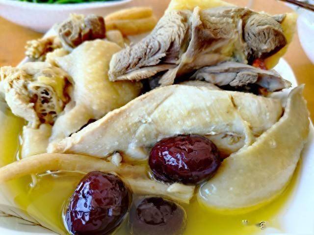 建议中老年，夏天少碰牛肉鸡肉，多吃3种家常“软黄金”，养脾胃