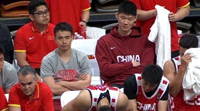 中国男篮8分险胜喀麦隆，比赛诞生2个意想不到，世预赛首战卡塔尔值得期待