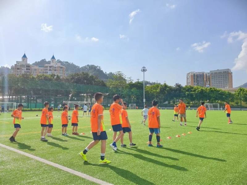 足球+书法！深圳福田40名少年过上了“文体两开花”的暑假