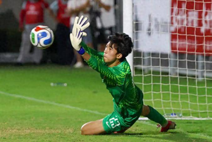 U17国足与阿森纳并列明日之星杯冠军，青岛三将发挥出色