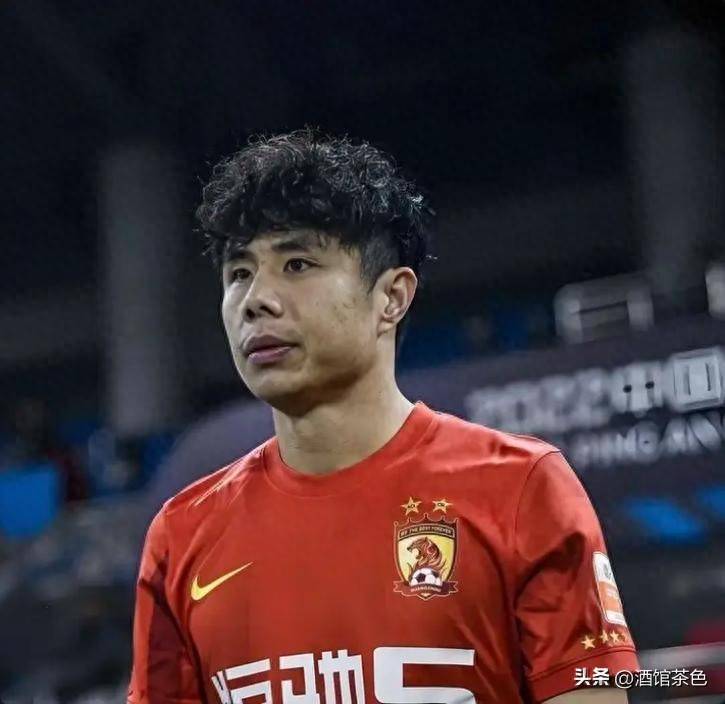 曾是国足队长，退役后当教练，离开青岛海牛近8个月，现状如何？