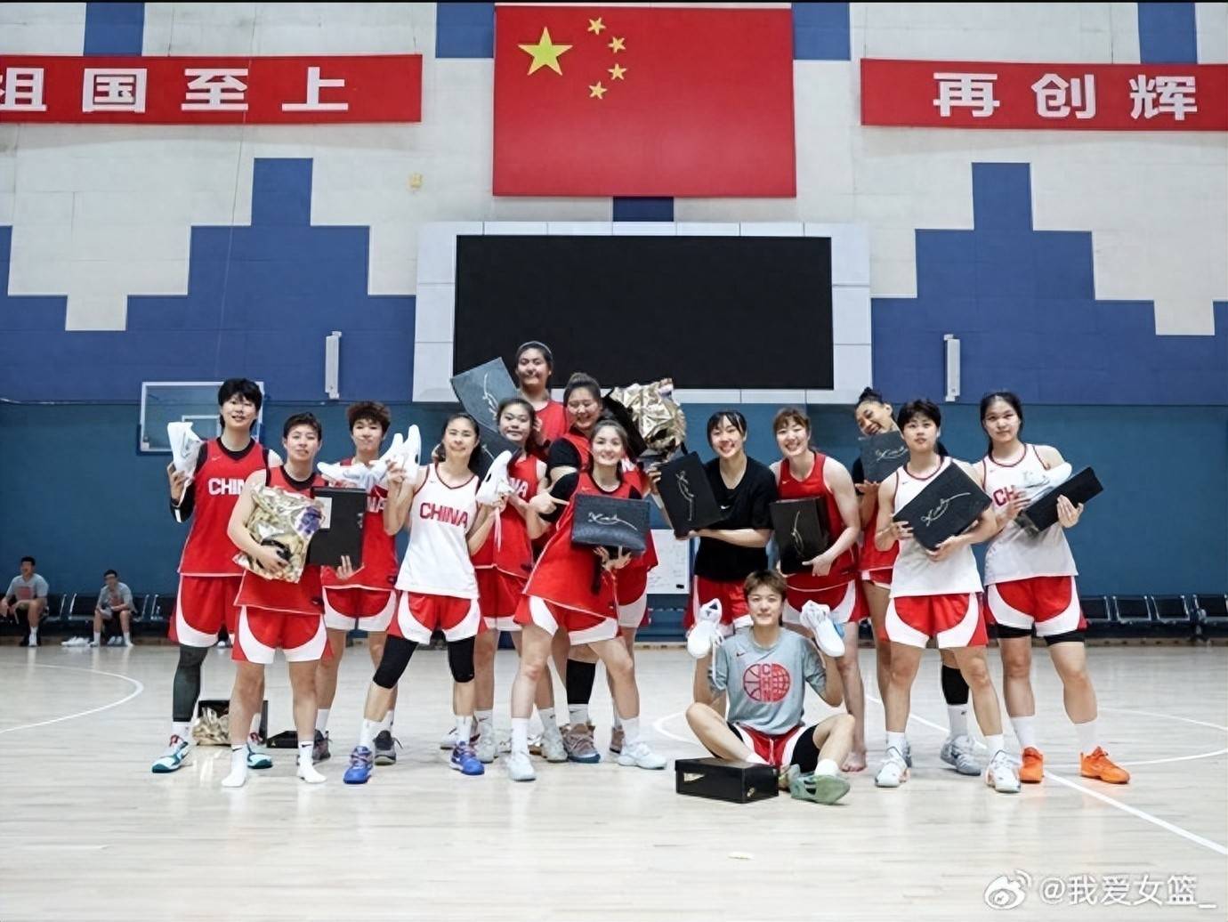 阴谋论！世界杯之前WNBA拼命打压韩旭和李月汝，直接被球队弃用