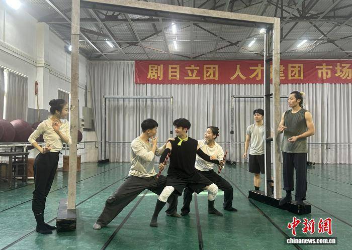 舞剧《英歌》融入当代艺术表达 叙说“下南洋”故事