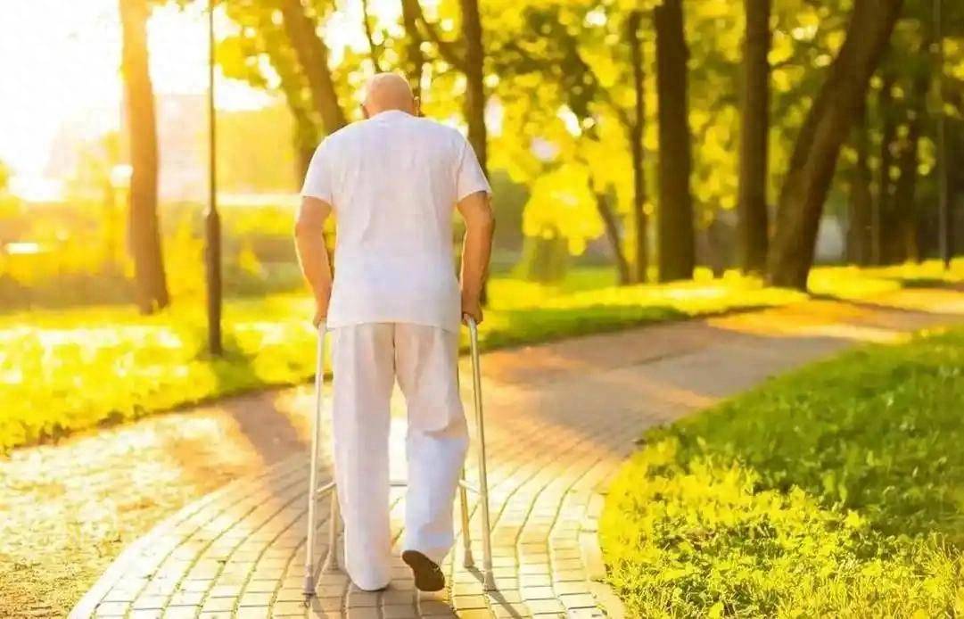 原创            人有没有糖尿病，散步就知道？有糖尿病的人，散步常有这5个特征