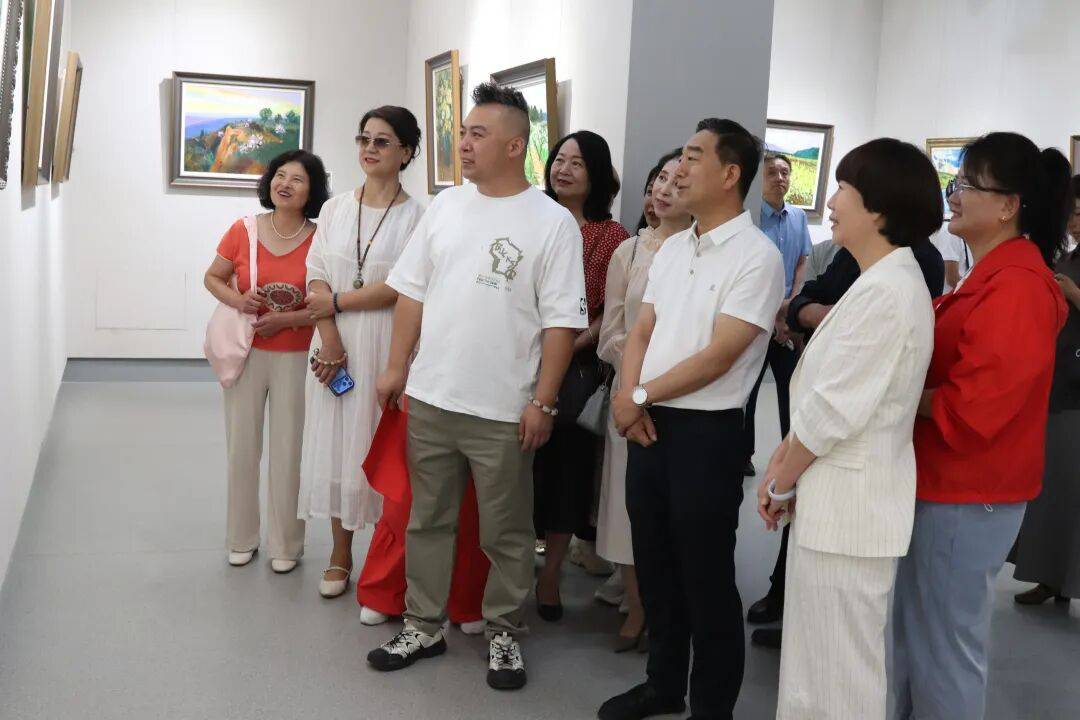 市文化馆开展油画互动教学活动